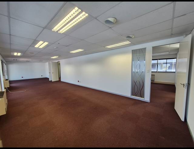 692M² OFFICE TO LET IN SANDTON CENTRAL